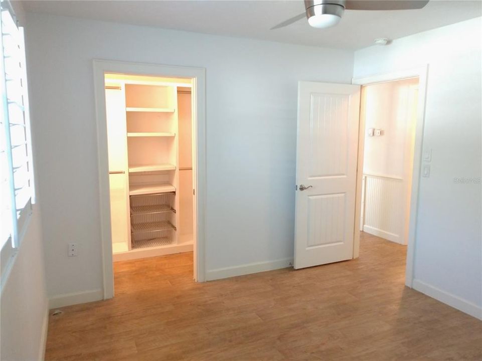 В аренду: $2,050 (2 спален, 1 ванн, 1031 Квадратных фут)