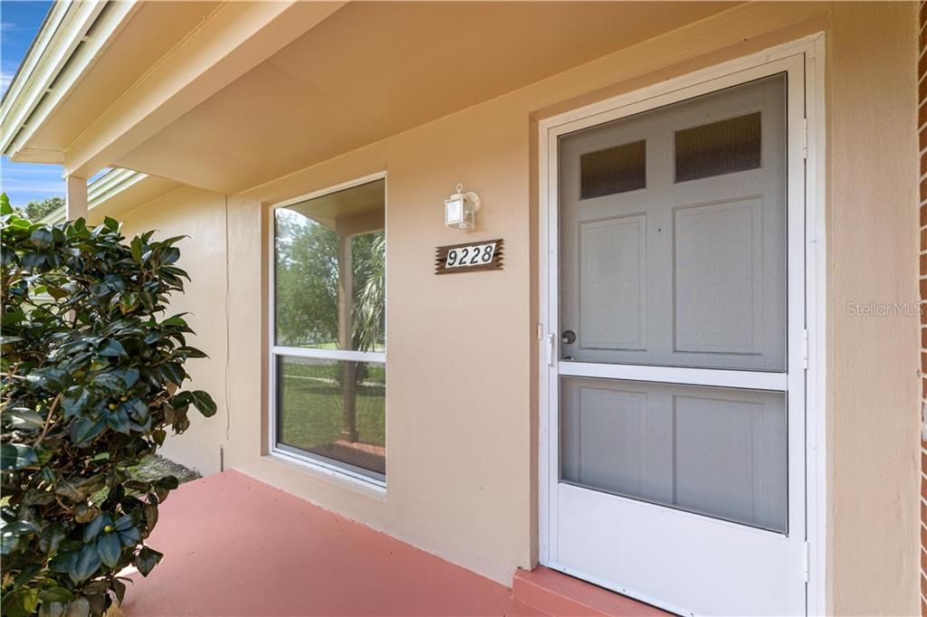 For Sale: $189,900 (2 beds, 1 baths, 990 Square Feet)