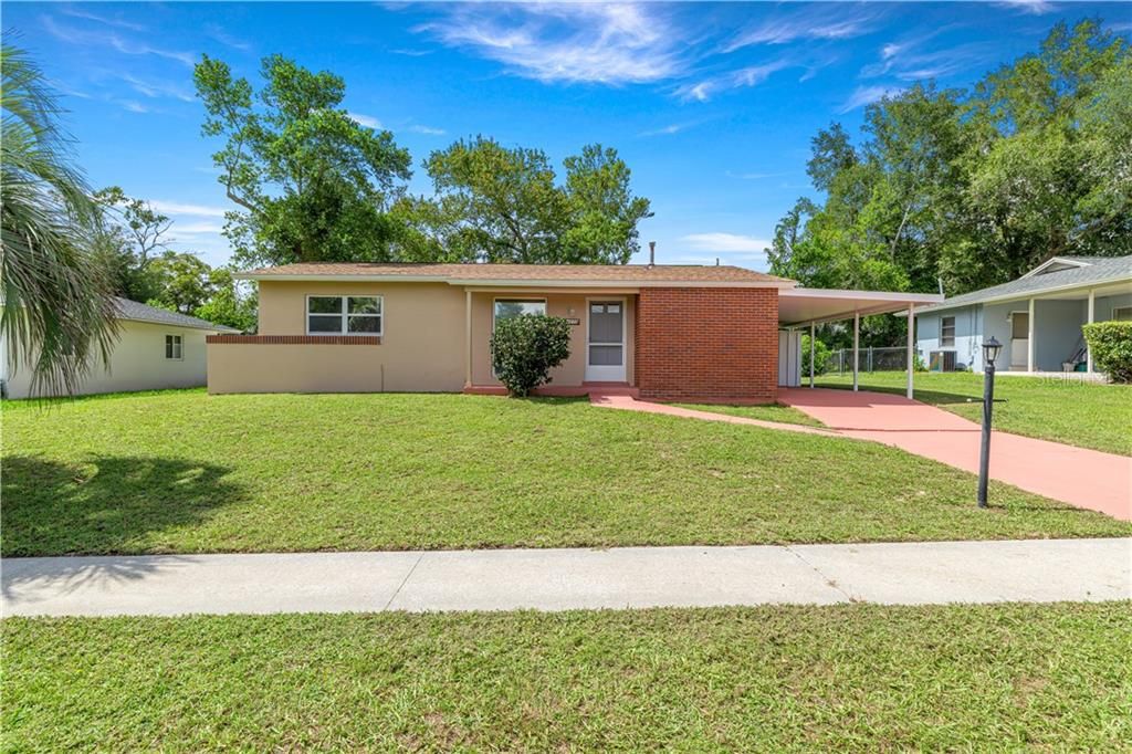 For Sale: $189,900 (2 beds, 1 baths, 990 Square Feet)