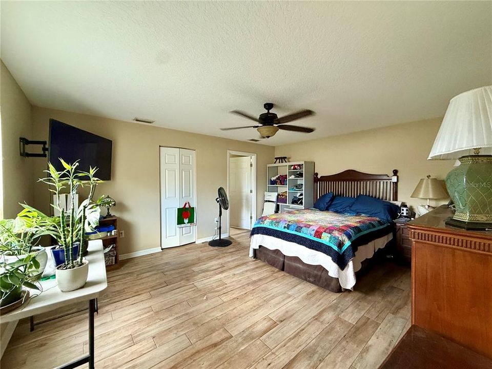 En Venta: $289,000 (4 camas, 2 baños, 1859 Pies cuadrados)