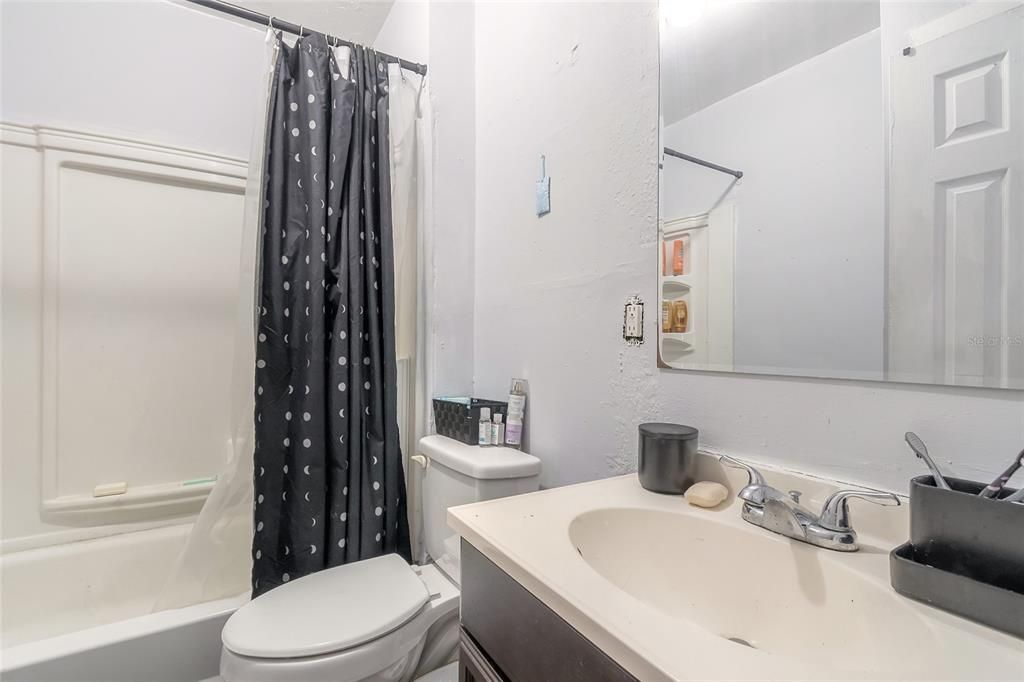 For Sale: $295,000 (6 beds, 0 baths, 1664 Square Feet)