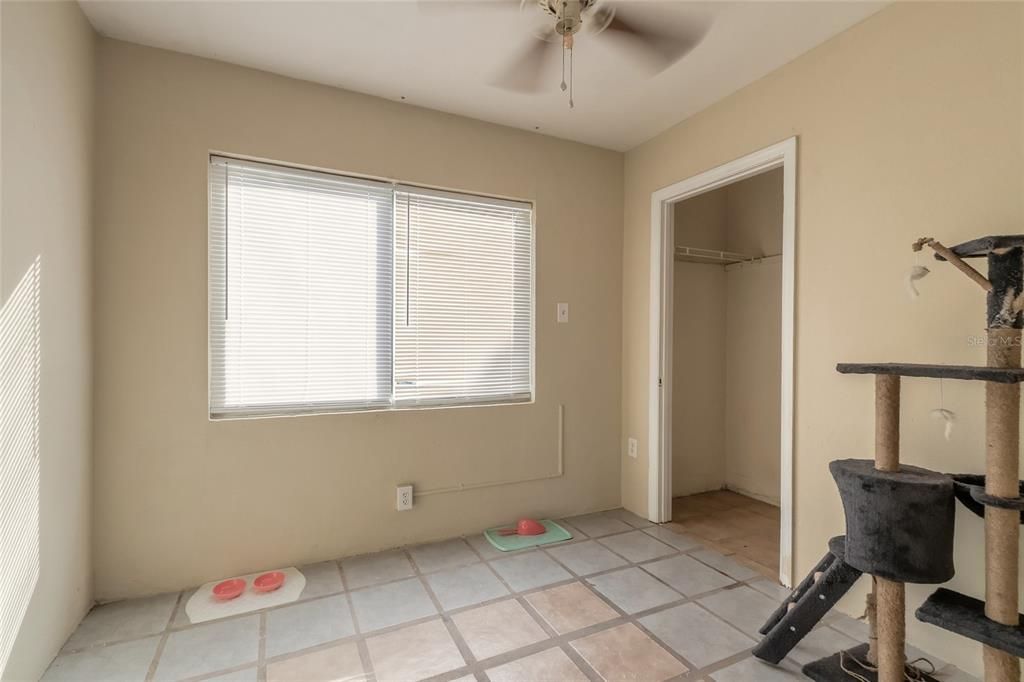 For Sale: $295,000 (6 beds, 0 baths, 1664 Square Feet)