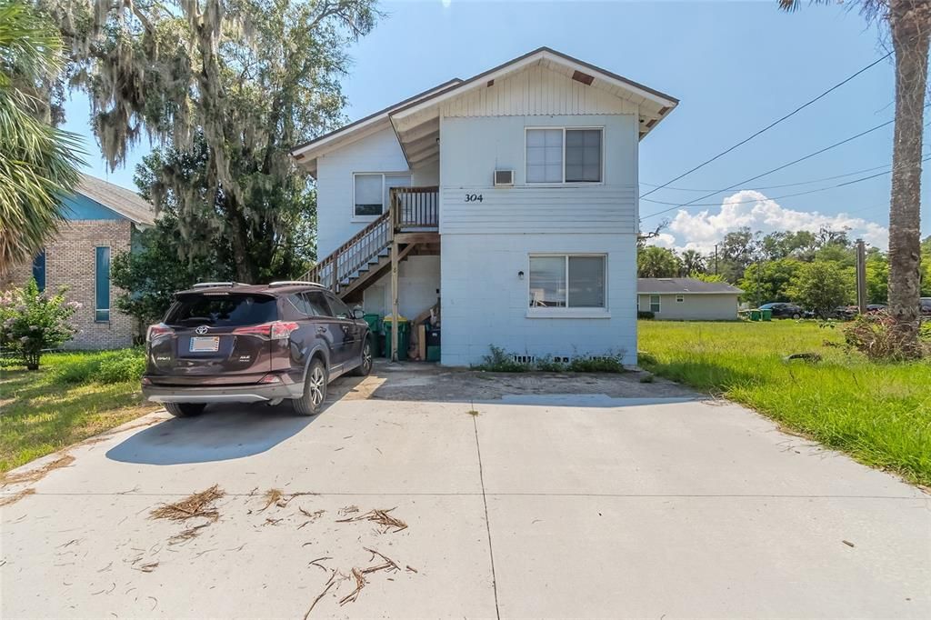 For Sale: $295,000 (6 beds, 0 baths, 1664 Square Feet)