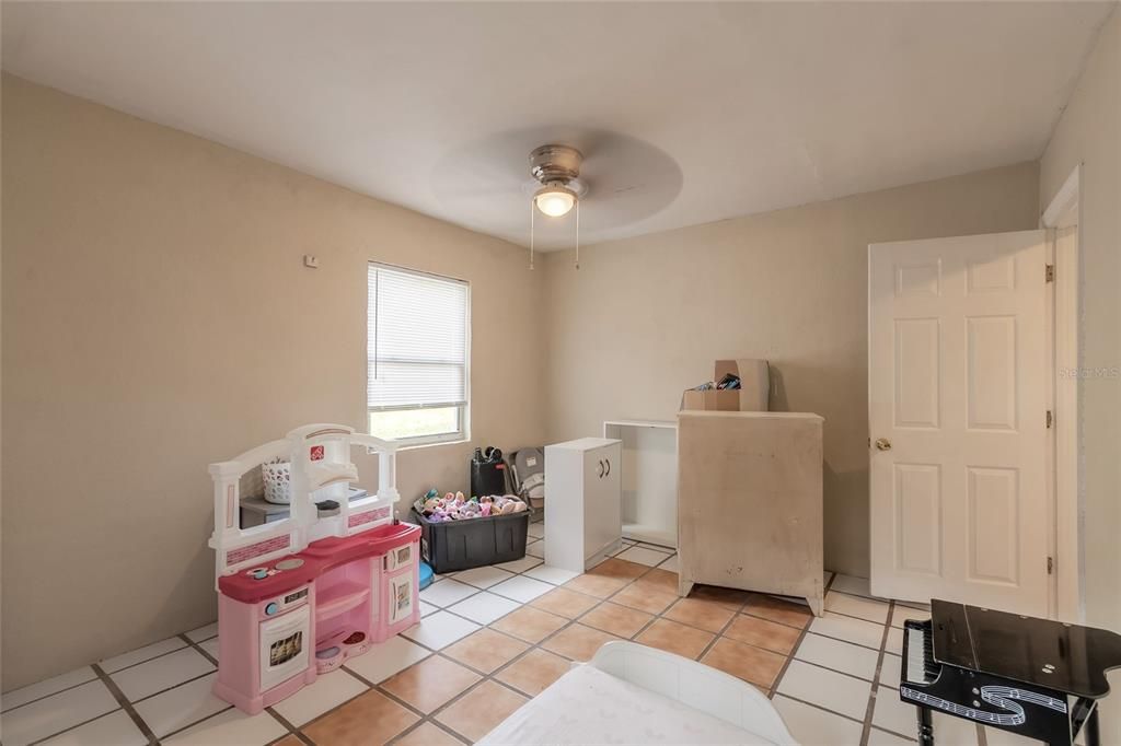 For Sale: $295,000 (6 beds, 0 baths, 1664 Square Feet)