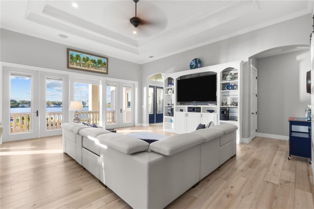 For Sale: $3,875,000 (3 beds, 3 baths, 2776 Square Feet)