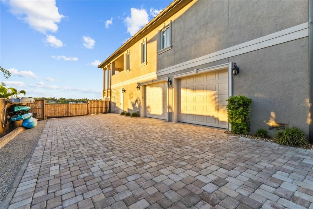 For Sale: $3,875,000 (3 beds, 3 baths, 2776 Square Feet)