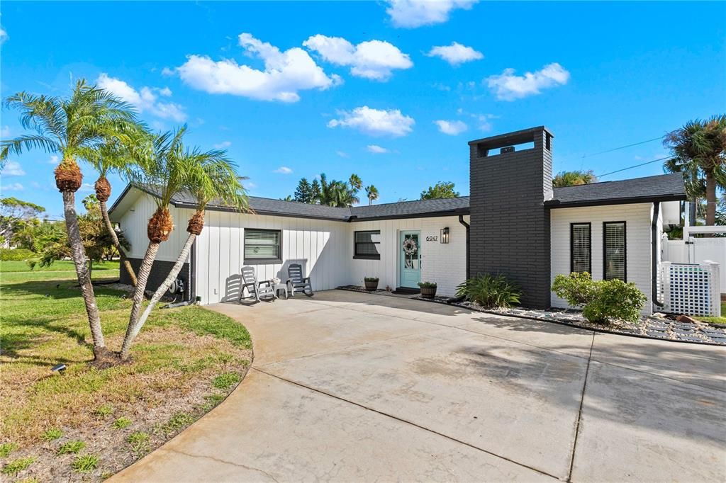 For Sale: $625,000 (4 beds, 3 baths, 1792 Square Feet)
