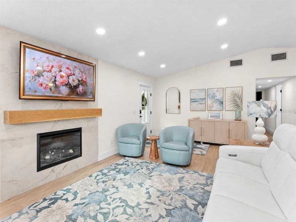 For Sale: $625,000 (4 beds, 3 baths, 1792 Square Feet)