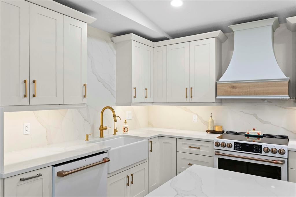 For Sale: $625,000 (4 beds, 3 baths, 1792 Square Feet)