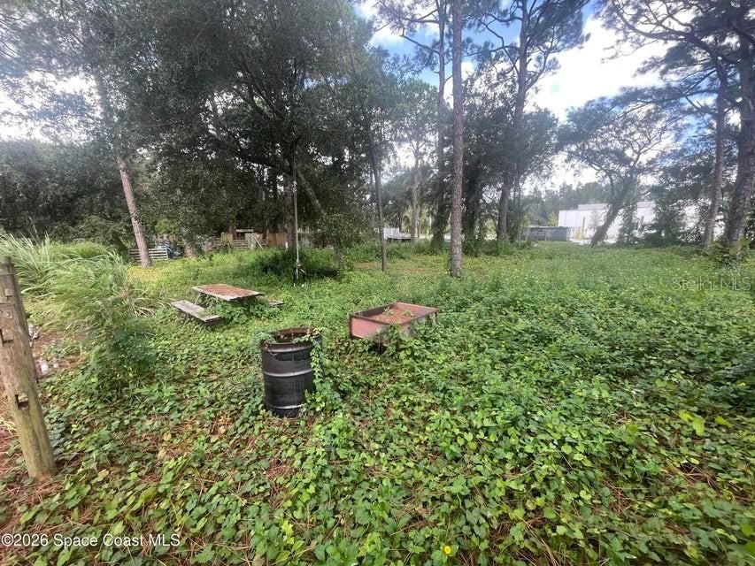 На продажу: $225,000 (1.48 acres)