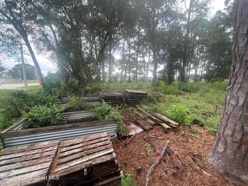 На продажу: $225,000 (1.48 acres)