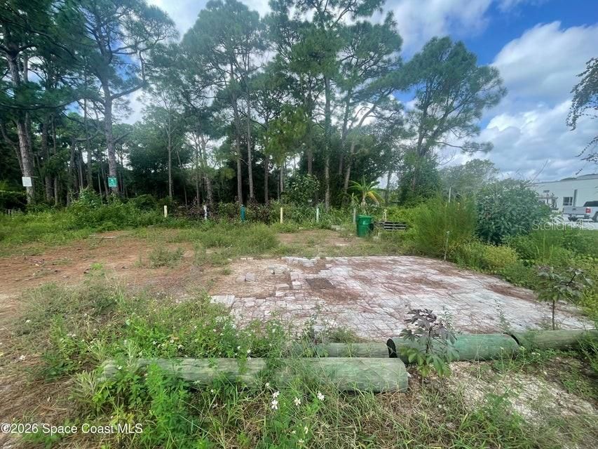 На продажу: $225,000 (1.48 acres)