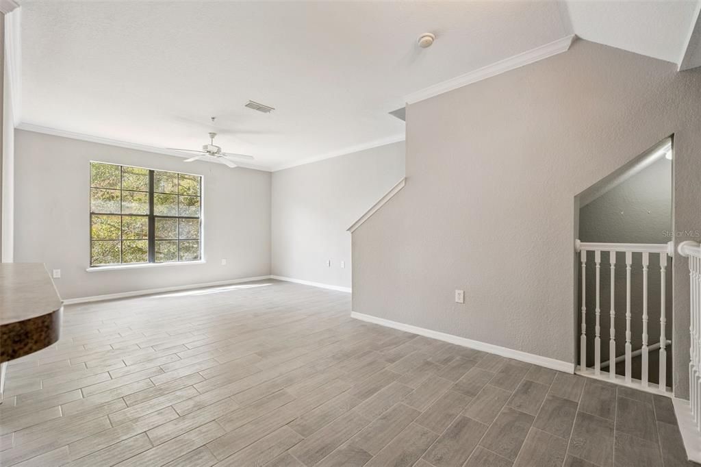 For Sale: $264,999 (2 beds, 2 baths, 1361 Square Feet)