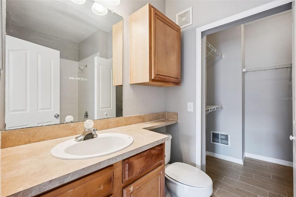 For Sale: $264,999 (2 beds, 2 baths, 1361 Square Feet)
