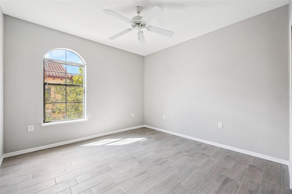 For Sale: $264,999 (2 beds, 2 baths, 1361 Square Feet)
