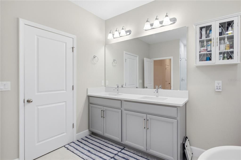 For Sale: $775,000 (5 beds, 3 baths, 3273 Square Feet)