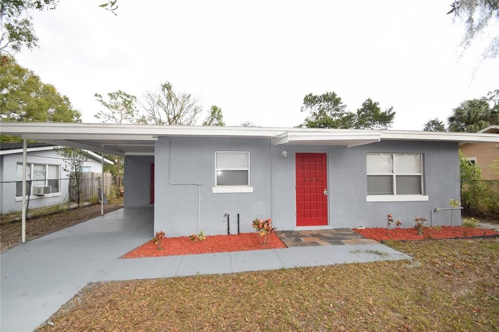 For Rent: $1,295 (2 beds, 1 baths, 696 Square Feet)