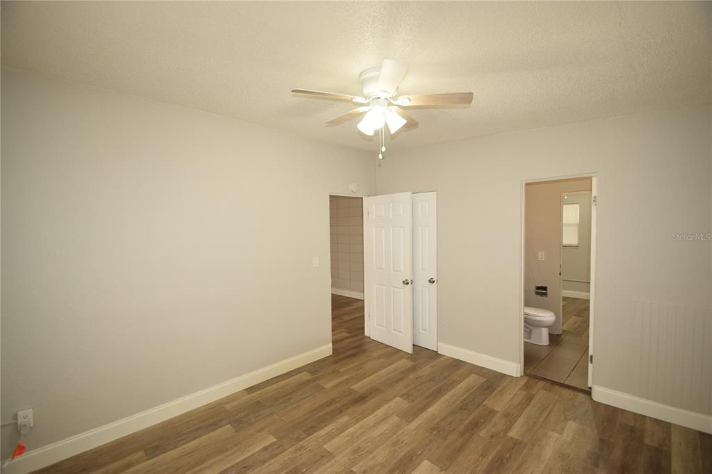 For Rent: $1,295 (2 beds, 1 baths, 696 Square Feet)