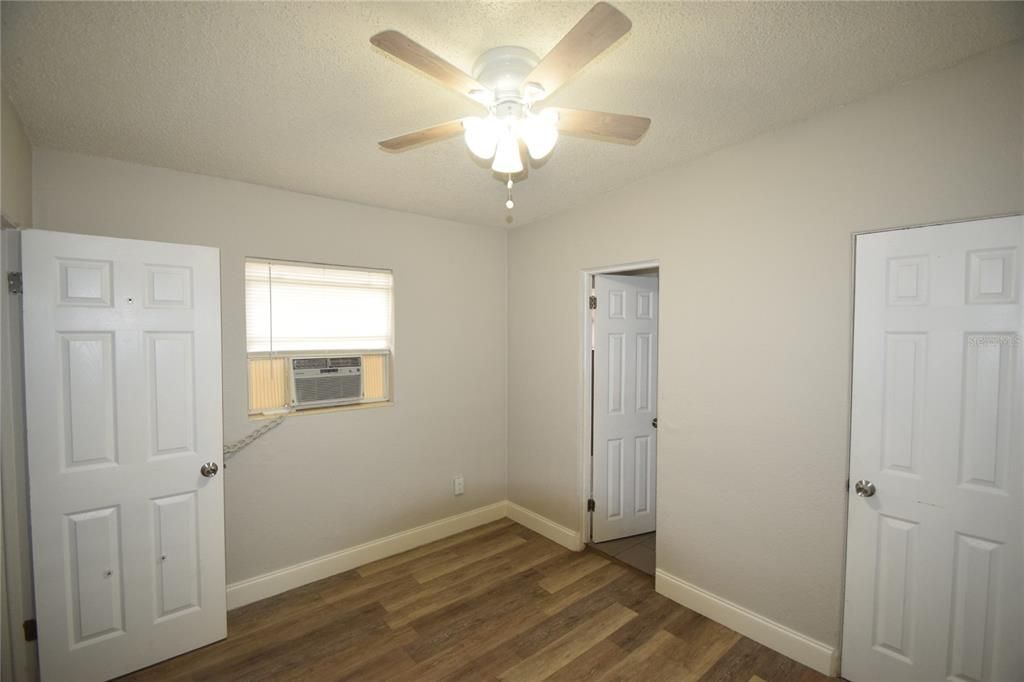 For Rent: $1,295 (2 beds, 1 baths, 696 Square Feet)