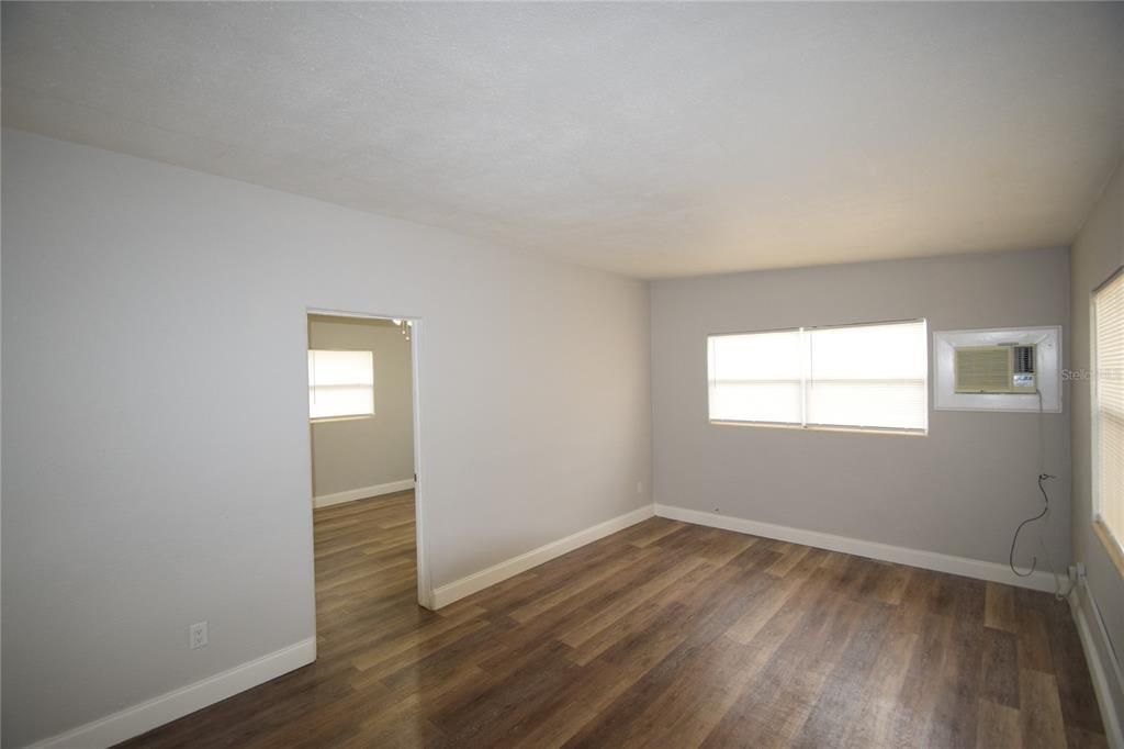 For Rent: $1,295 (2 beds, 1 baths, 696 Square Feet)