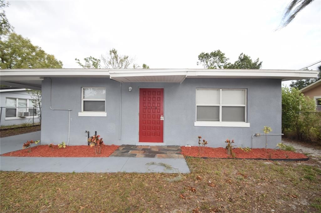 For Rent: $1,295 (2 beds, 1 baths, 696 Square Feet)