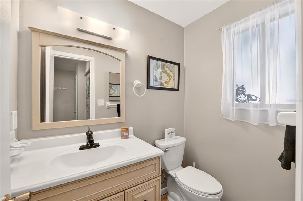 For Sale: $159,900 (2 beds, 2 baths, 1256 Square Feet)