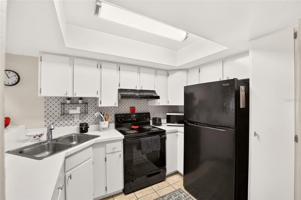 For Sale: $159,900 (2 beds, 2 baths, 1256 Square Feet)