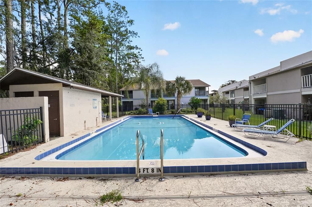 For Sale: $159,900 (2 beds, 2 baths, 1256 Square Feet)