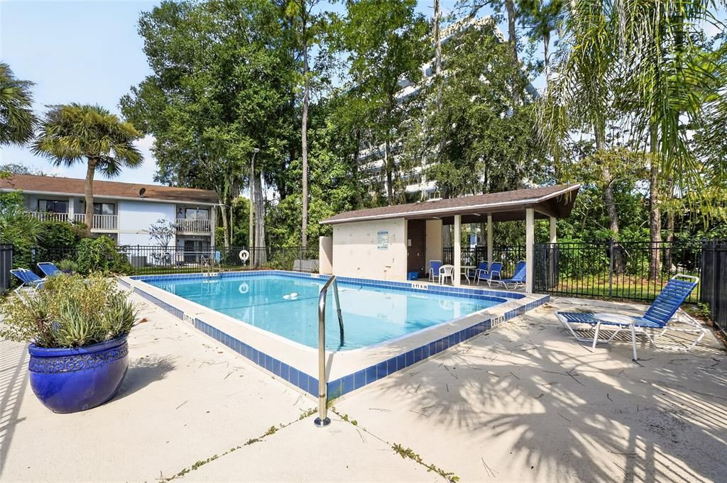 For Sale: $159,900 (2 beds, 2 baths, 1256 Square Feet)