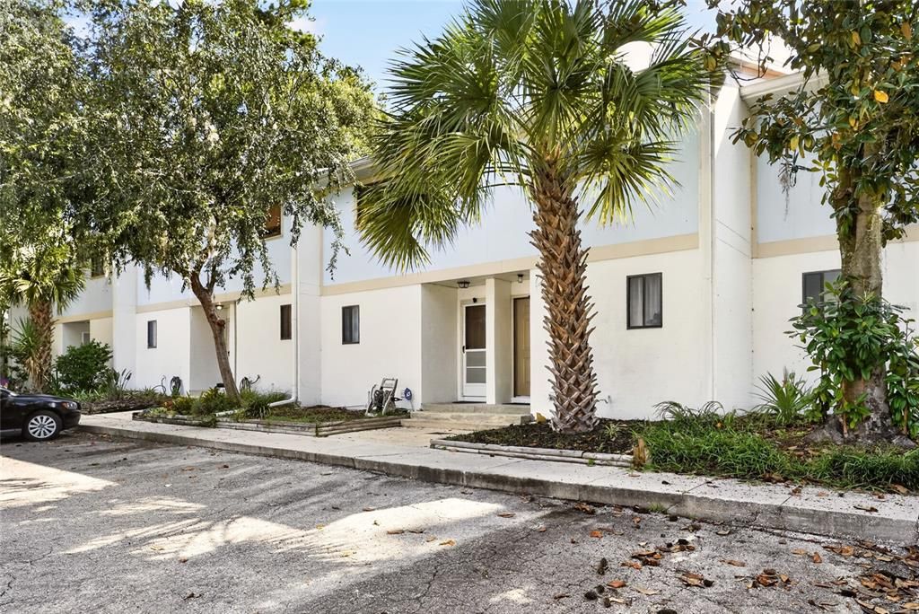 For Sale: $159,900 (2 beds, 2 baths, 1256 Square Feet)