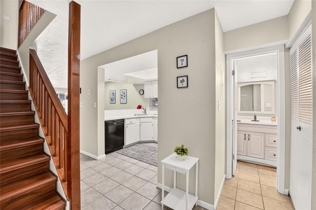 For Sale: $159,900 (2 beds, 2 baths, 1256 Square Feet)