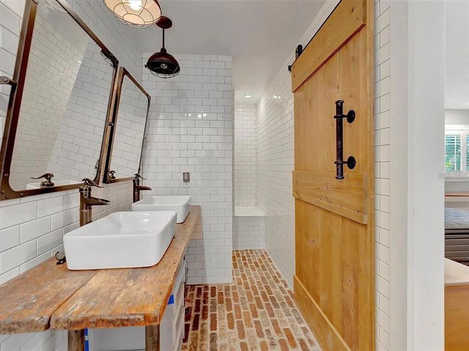 For Rent: $4,700 (3 beds, 3 baths, 2364 Square Feet)