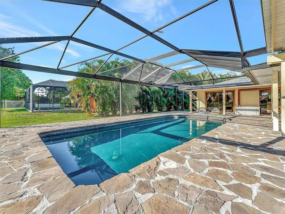 For Rent: $4,700 (3 beds, 3 baths, 2364 Square Feet)