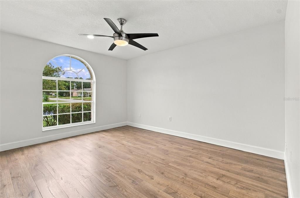 For Sale: $320,000 (2 beds, 2 baths, 1646 Square Feet)