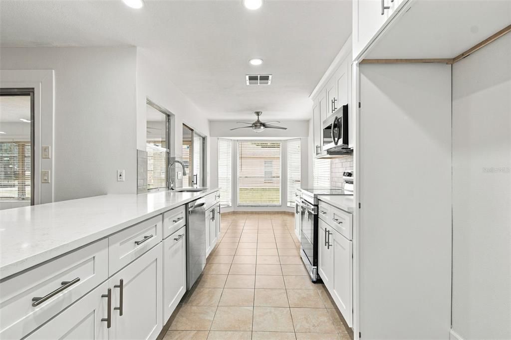 For Sale: $320,000 (2 beds, 2 baths, 1646 Square Feet)