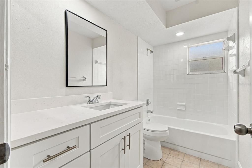For Sale: $320,000 (2 beds, 2 baths, 1646 Square Feet)