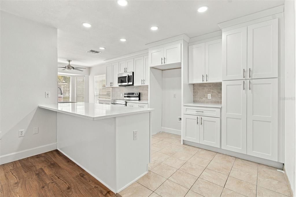 For Sale: $320,000 (2 beds, 2 baths, 1646 Square Feet)