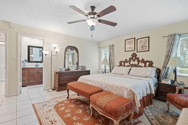 En Venta: $220,000 (2 camas, 2 baños, 1100 Pies cuadrados)