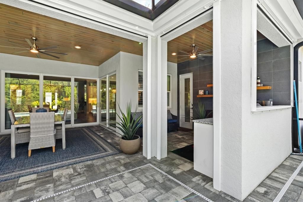 En Venta: $1,165,000 (3 camas, 3 baños, 2908 Pies cuadrados)