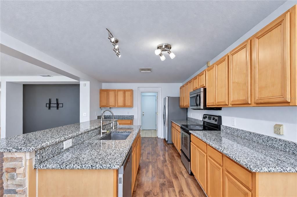 En Venta: $400,000 (4 camas, 2 baños, 3134 Pies cuadrados)