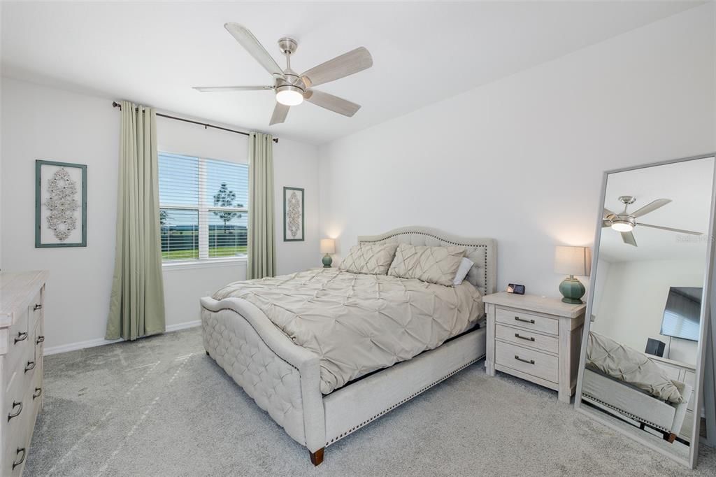 En Venta: $549,900 (4 camas, 3 baños, 2910 Pies cuadrados)