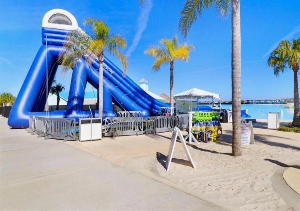 En Venta: $549,900 (4 camas, 3 baños, 2910 Pies cuadrados)