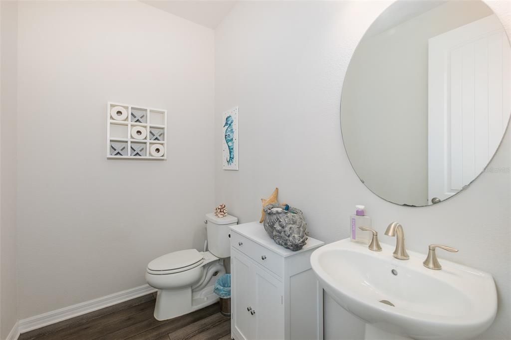 En Venta: $549,900 (4 camas, 3 baños, 2910 Pies cuadrados)