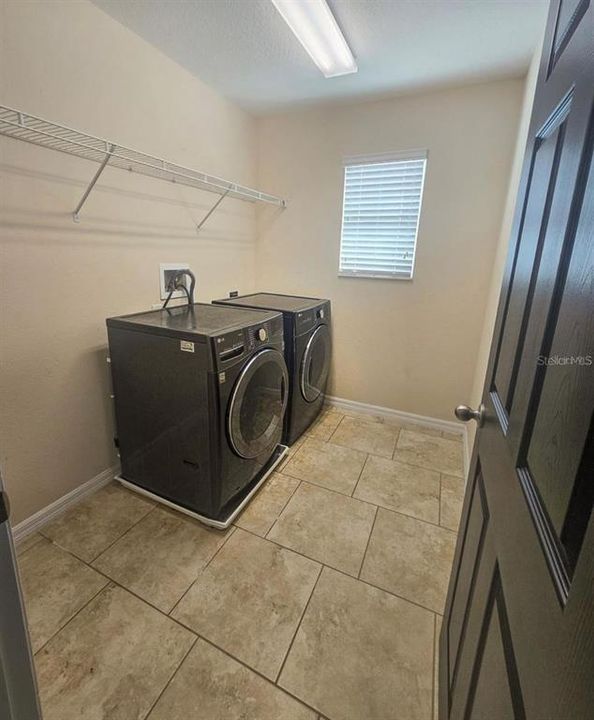 В аренду: $2,700 (5 спален, 2 ванн, 2391 Квадратных фут)