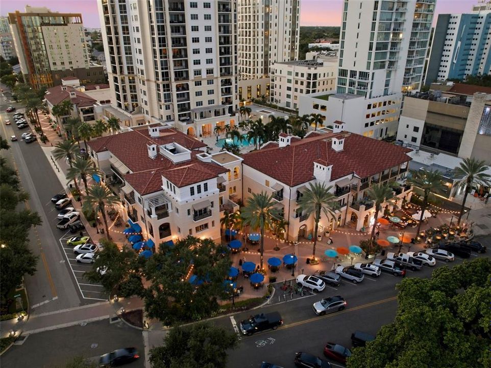 For Sale: $1,700,000 (3 beds, 2 baths, 2600 Square Feet)