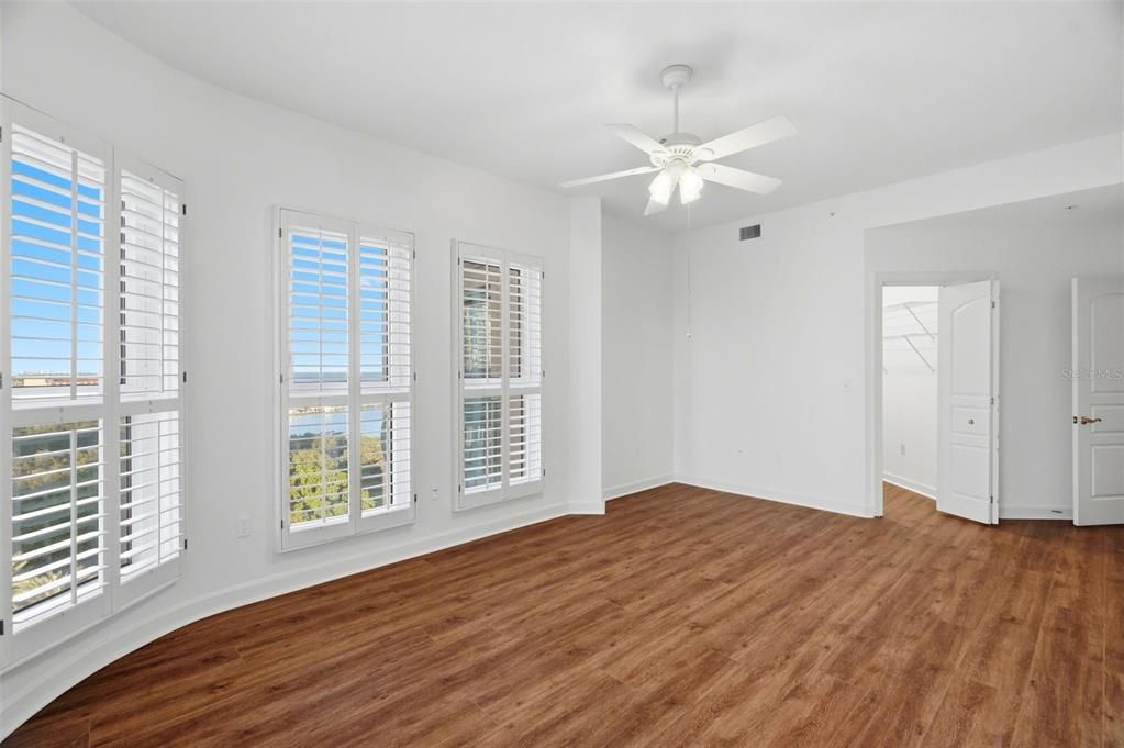 For Sale: $1,700,000 (3 beds, 2 baths, 2600 Square Feet)