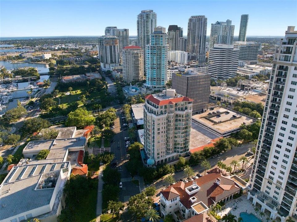 For Sale: $1,700,000 (3 beds, 2 baths, 2600 Square Feet)
