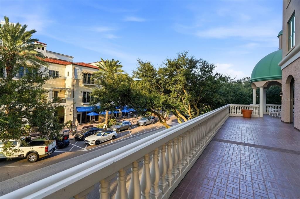 For Sale: $1,700,000 (3 beds, 2 baths, 2600 Square Feet)