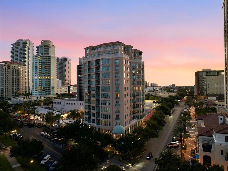 For Sale: $1,700,000 (3 beds, 2 baths, 2600 Square Feet)