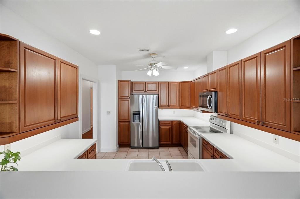 For Sale: $1,700,000 (3 beds, 2 baths, 2600 Square Feet)